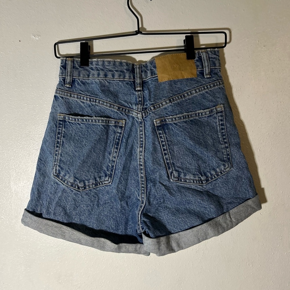 Zara High-Waisted Jean Shorts Size 4 - Picture 2 of 4
